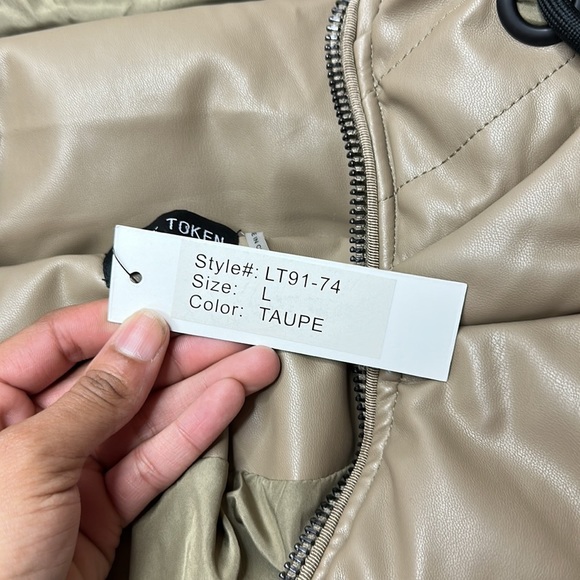 Love Token Hooded Puffer Jacket Size L NWT - Picture 5 of 9